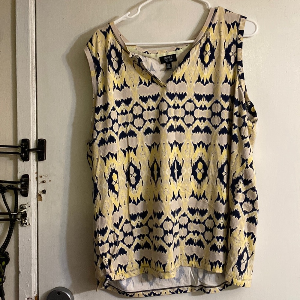 Sleeveless top  not new yellow and beige